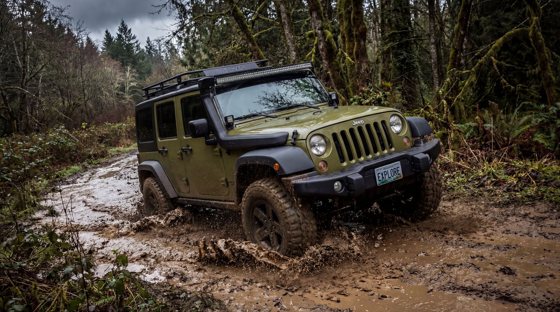 小欣奈越野车视频：牧马人重度越野改装与泥地穿越测评